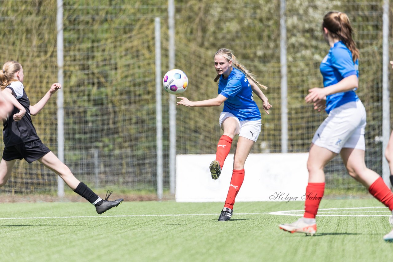 Bild 127 - wBJ SH-Pokalfinale  Holstein-Kiel - SV Viktoria : Ergebnis: 1:0